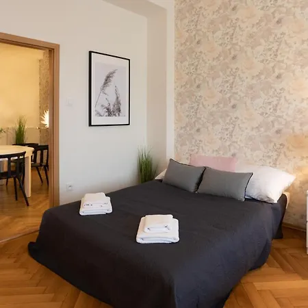 Luxury In Prime Location Praha