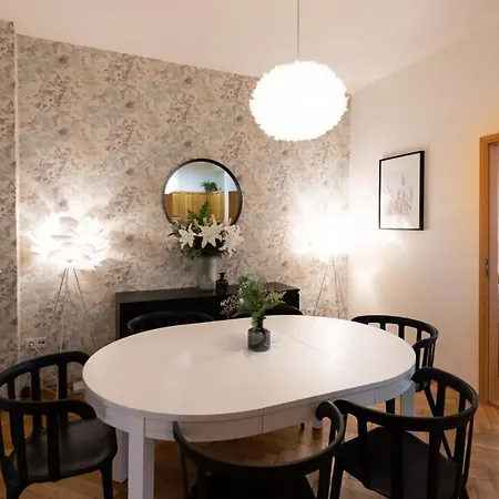 דירה Luxury In Prime Location *