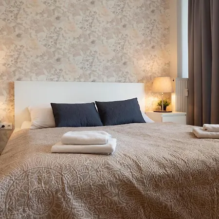דירה Luxury In Prime Location *
