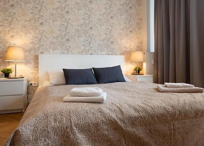 דירה Luxury In Prime Location *