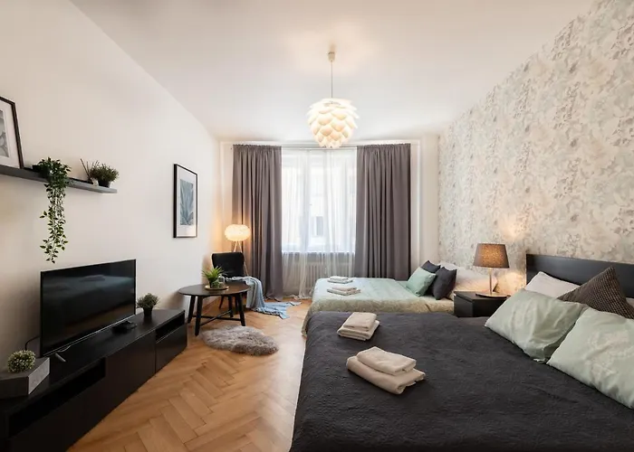 Luxury In Prime Location דירה