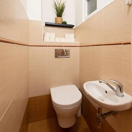 Luxury In Prime Location Apartmán
